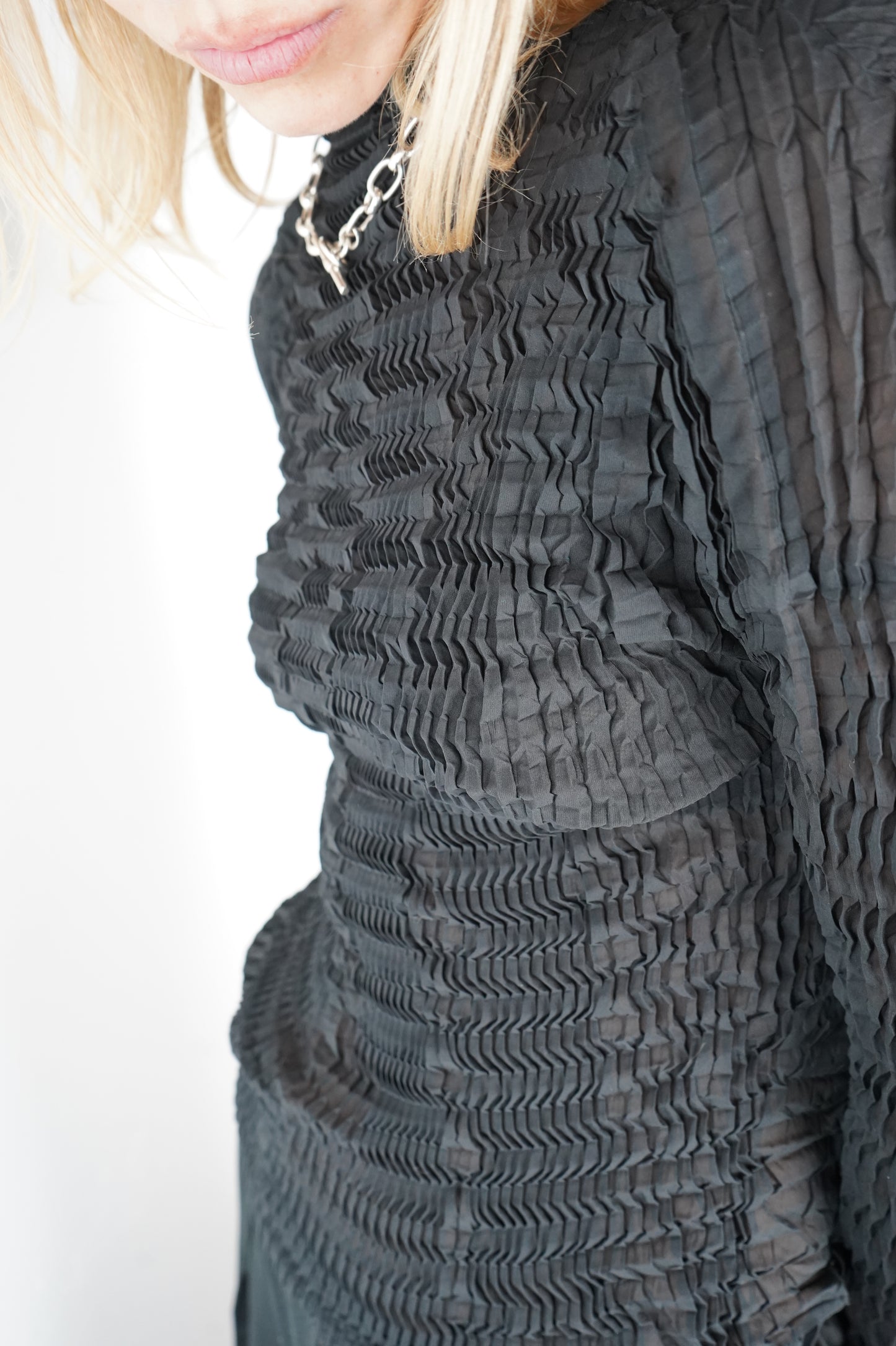 Issey Miyake Blosue