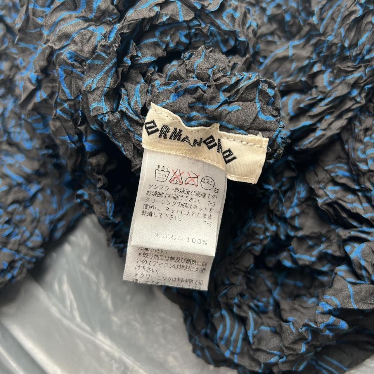Black and blue Issey Miyake Permanente Crinkle Long Sleeve Top
