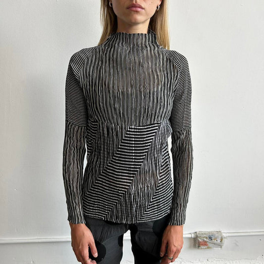 Black and white Issey Miyake Fete long sleeve top
