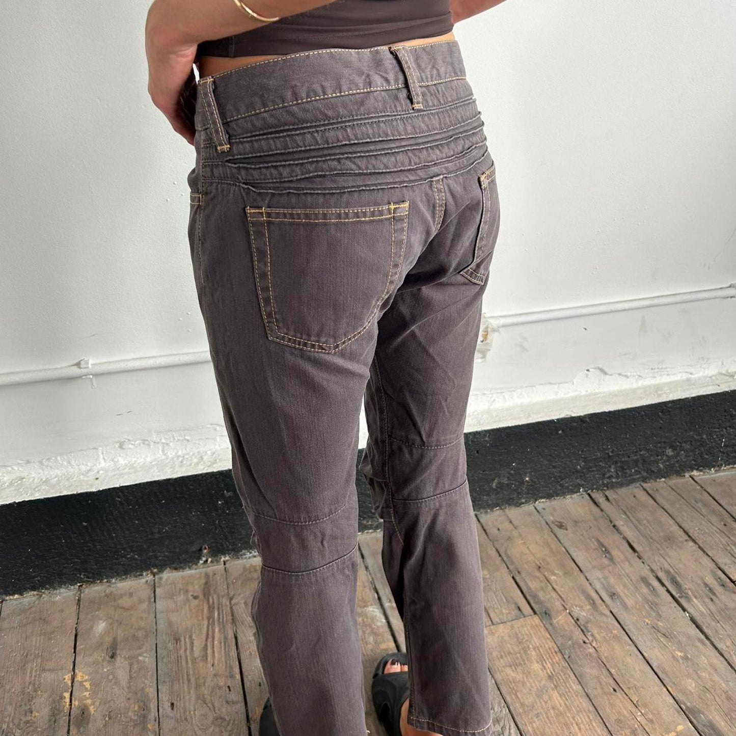 AD2004 Comme Des Garçons Man line trousers with knee crinkle details