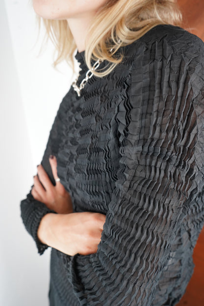 Issey Miyake Blosue
