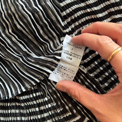 Black and white Issey Miyake Fete long sleeve top