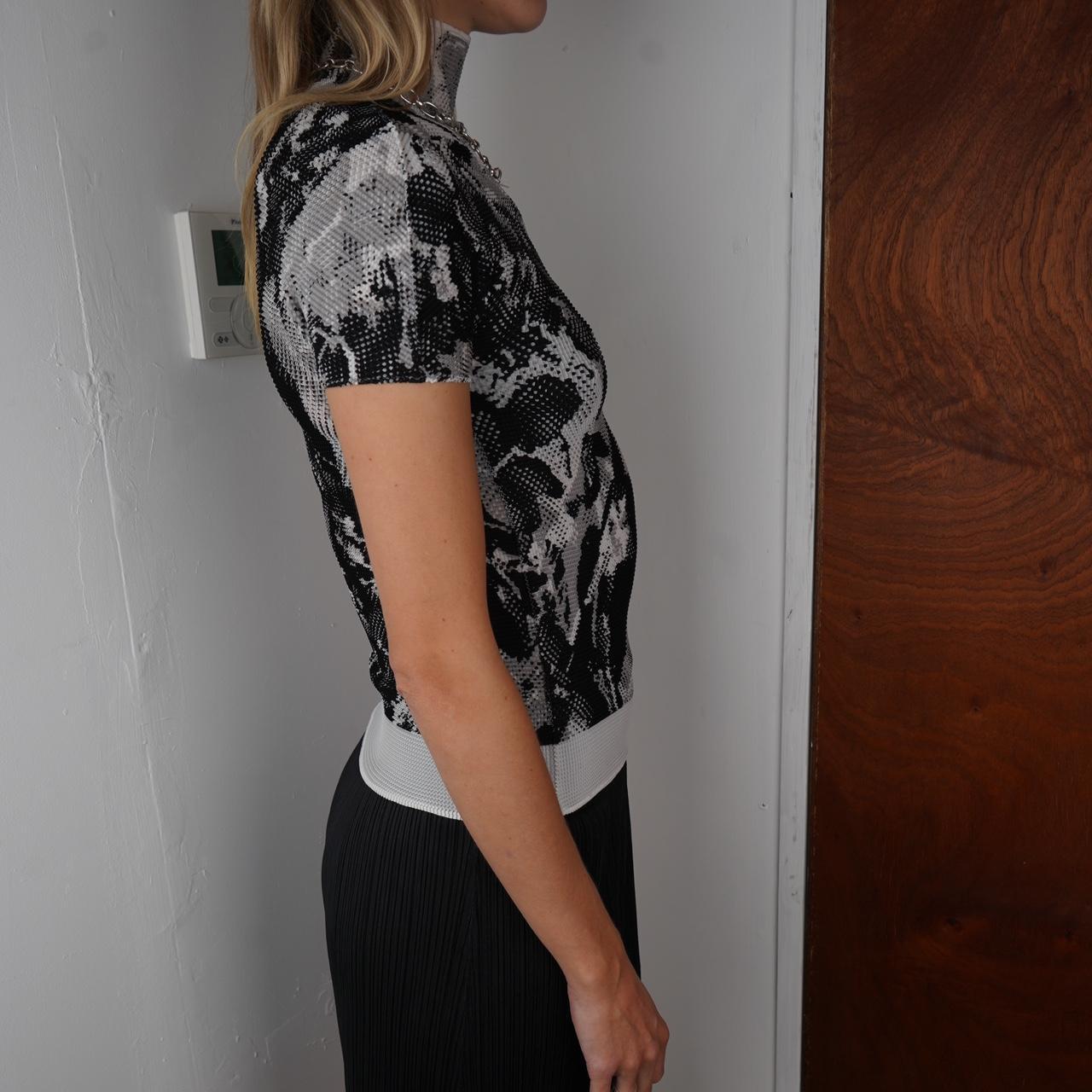 Issey Miyake Abstract Graphic Print Short Sleeve T shirt